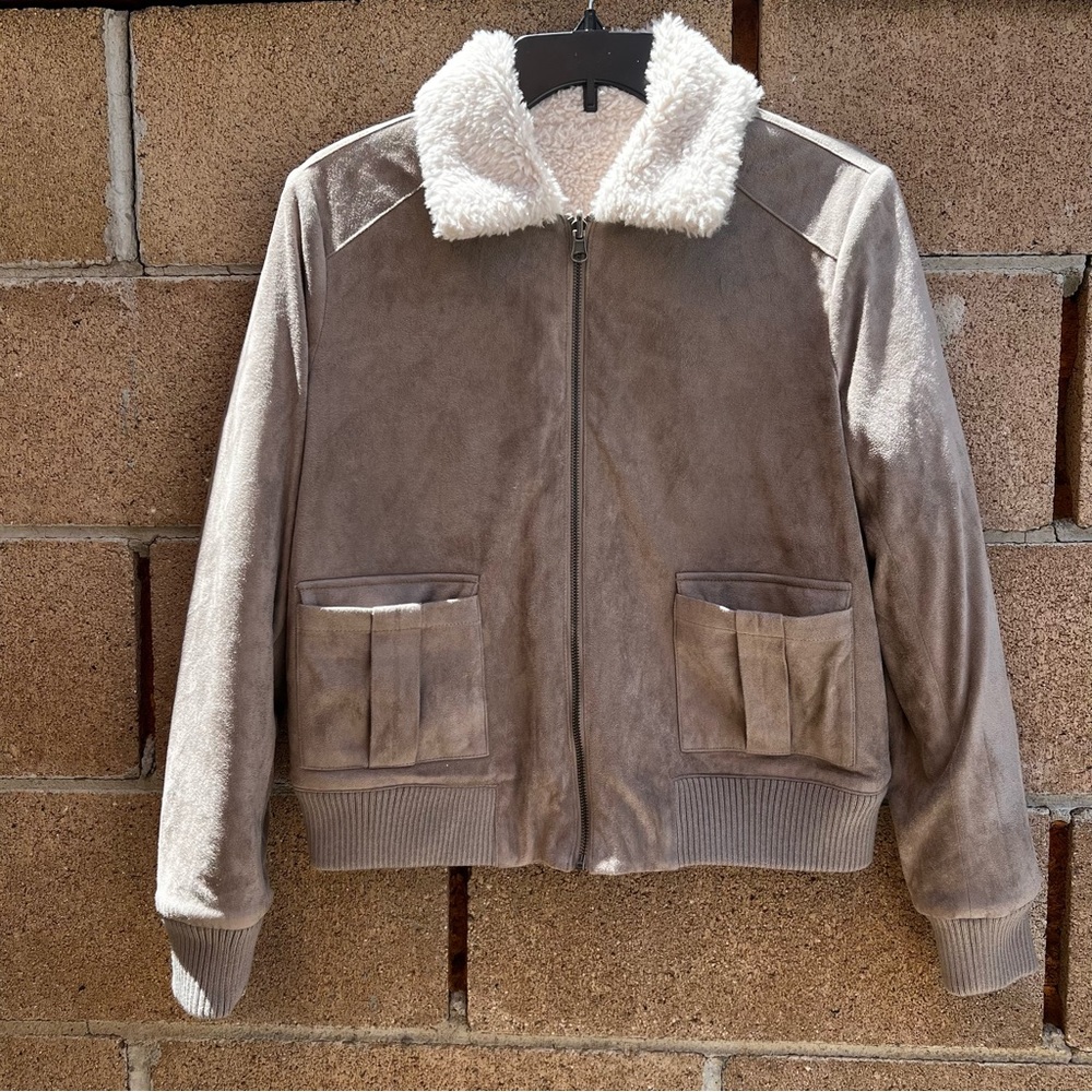 Cupcake and cashmere Sherpa zip up jacket size small